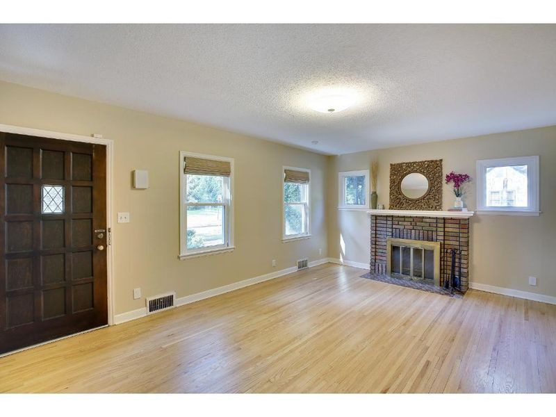 3600 E Minnehaha Pw, Minneapolis, MN 55406