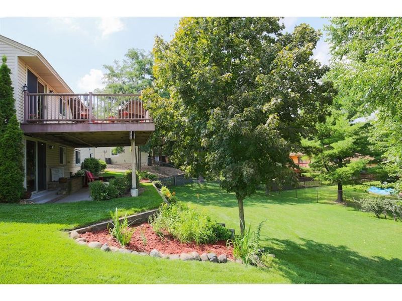 165 Wendy Ct, Shoreview, MN 55126