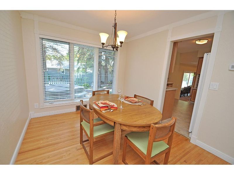 9801 Little Rd, Bloomington, MN 55437
