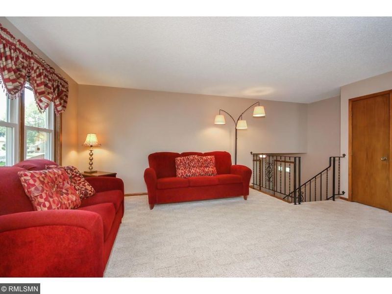 1281 Tyler St S, Shakopee, MN 55379