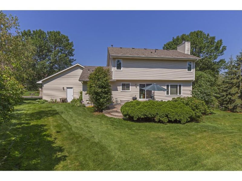 1719 Orchard Dr, Woodbury, MN 55125