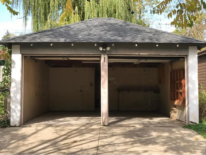 1004 1st St W, Northfield, MN 55057