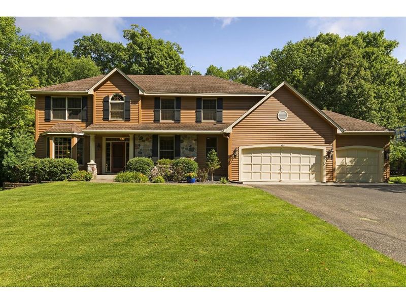 420 Trappers Ps, Chanhassen, MN 55317