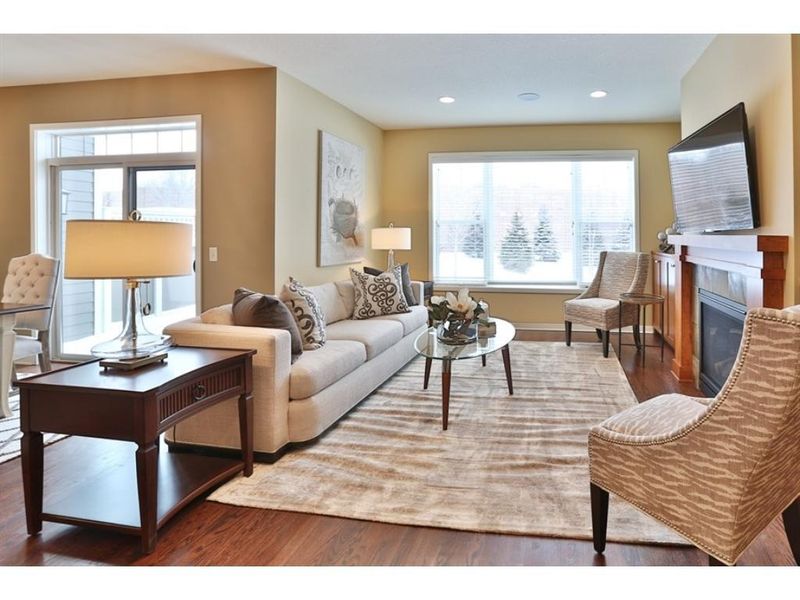 40 Riley Curve, Chanhassen, MN 55317