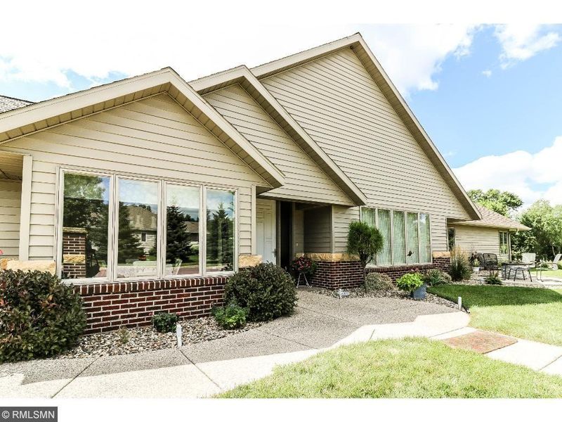 100 Creekside Ct, Mankato, MN 56001