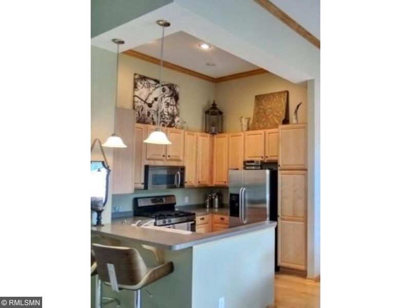 2237 Saint Johns Pl, Woodbury, MN 55129