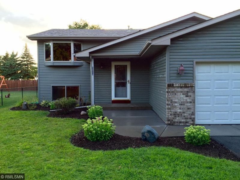 8814 S 91st St S, Cottage Grove, MN 55016