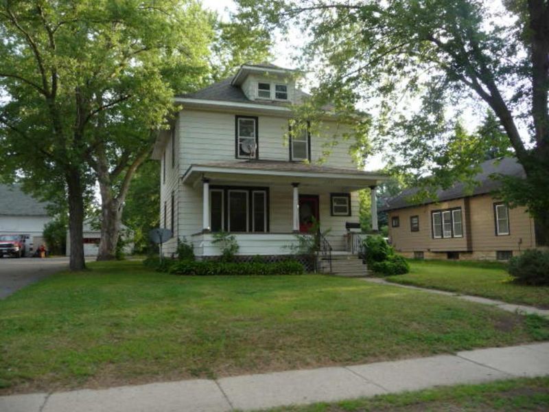 1034 7th St NW, Faribault, MN 55021