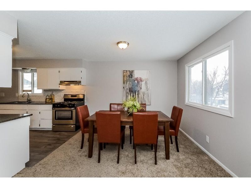 742 4th St E, Saint Paul, MN 55106
