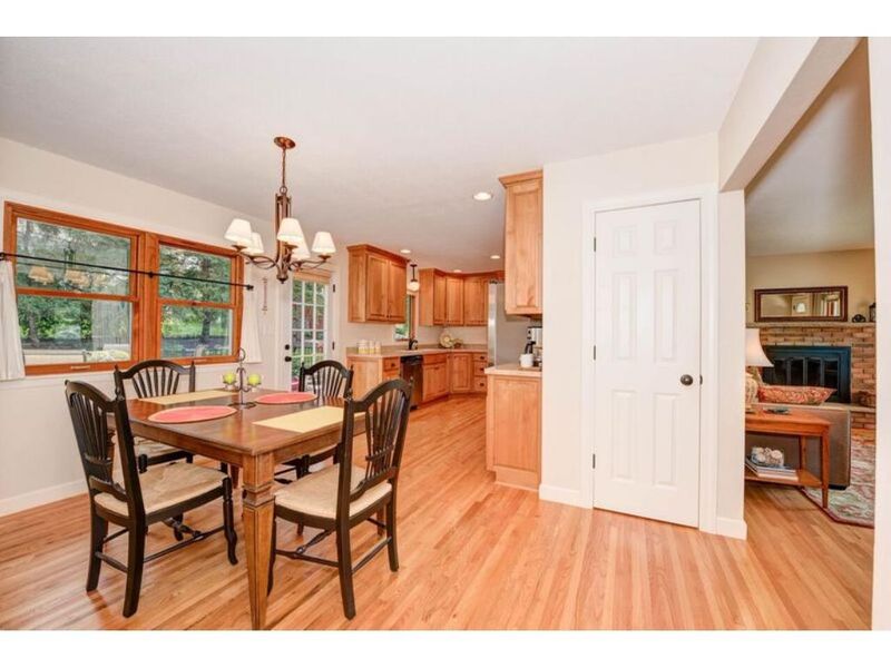 968 Chippewa Ave, Mendota Heights, MN 55118