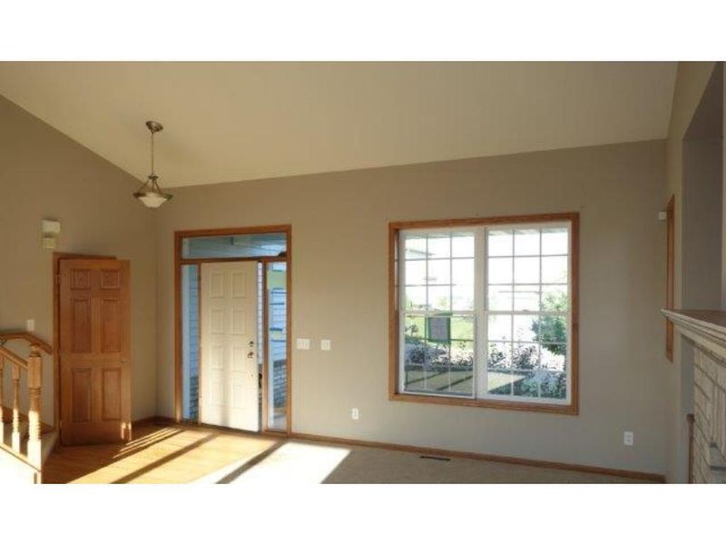 613 Cedric Ln, New Market, MN 55054