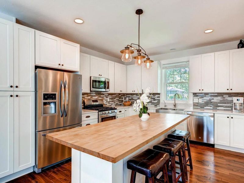 2817 Oregon Ave S, Saint Louis Park, MN 55426