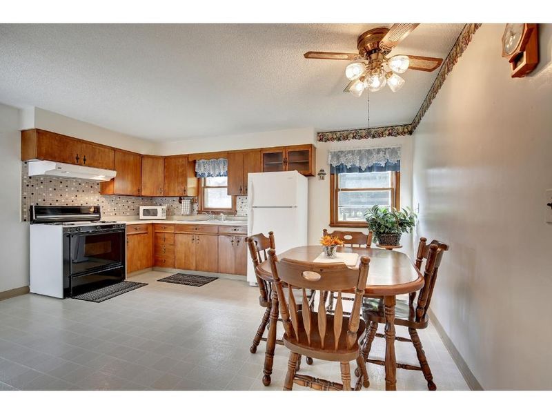 864 High St, Newport, MN 55055