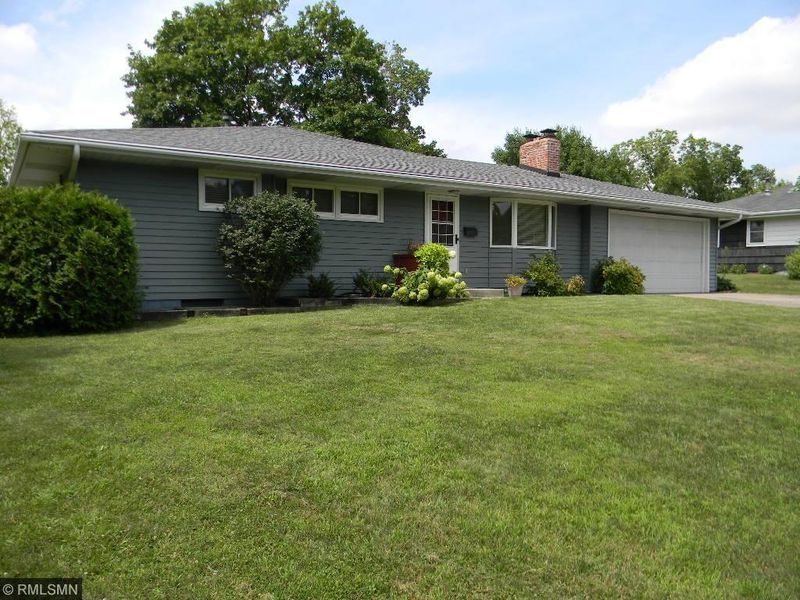 2636 Cedar Crest Rd W, Minnetonka, MN 55305