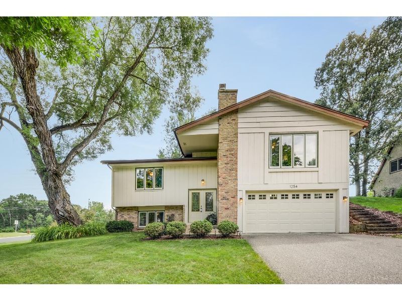 1254 Carlson Lake Ln, Eagan, MN 55123