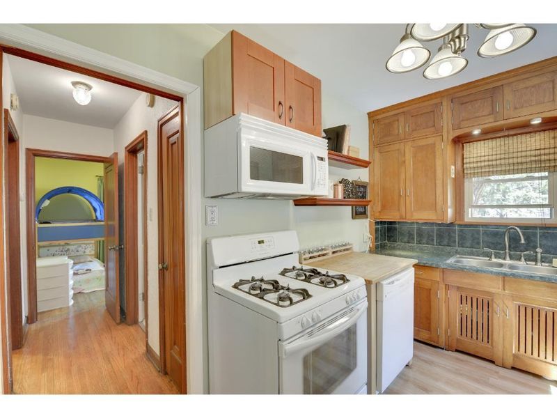 1512 Grotto St N, Saint Paul, MN 55117