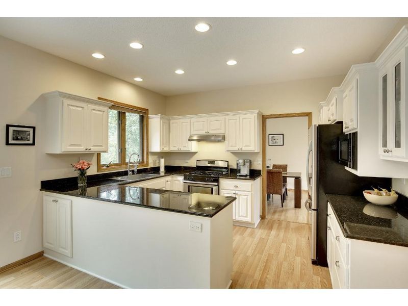 10690 53rd Ave N, Plymouth, MN 55442