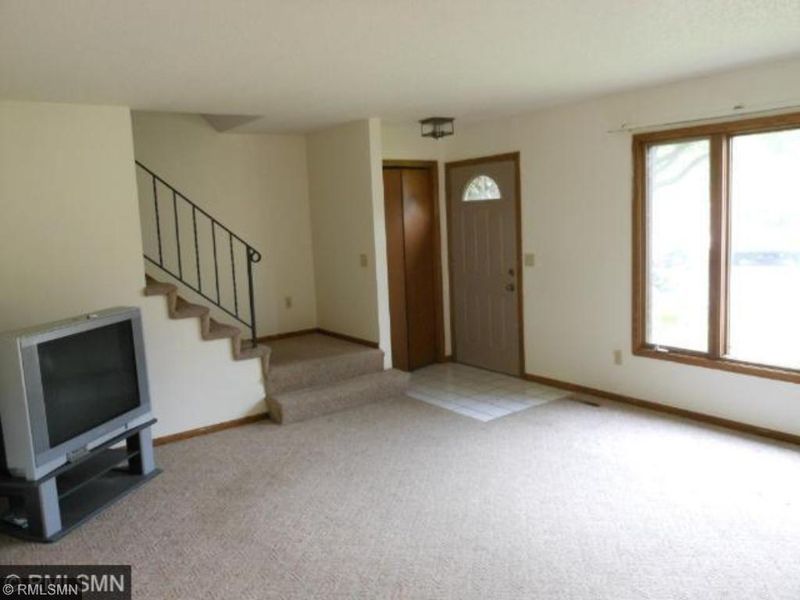 3101 W 90th St, Bloomington, MN 55431
