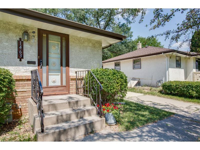 1463 Arlington Ave E, Saint Paul, MN 55106