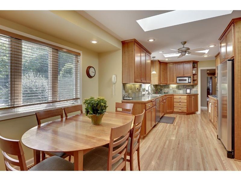 5200 W 61st St, Edina, MN 55436