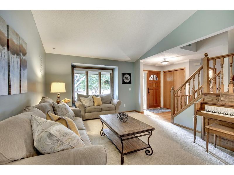 8091 W 173rd St, Lakeville, MN 55044