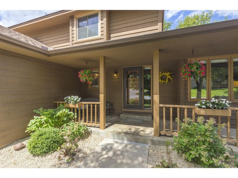 8091 W 173rd St, Lakeville, MN 55044