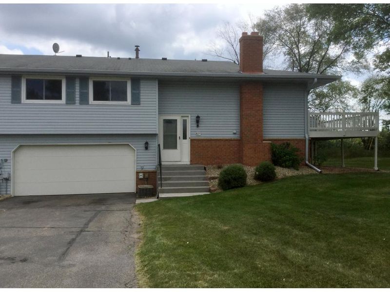 825 E 145th St, Burnsville, MN 55337