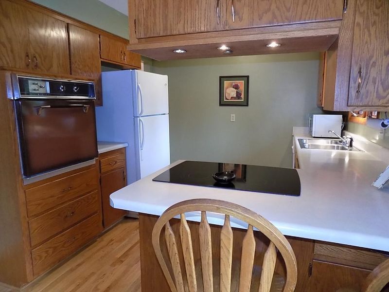 1432 Quebec Ave N, Golden Valley, MN 55427