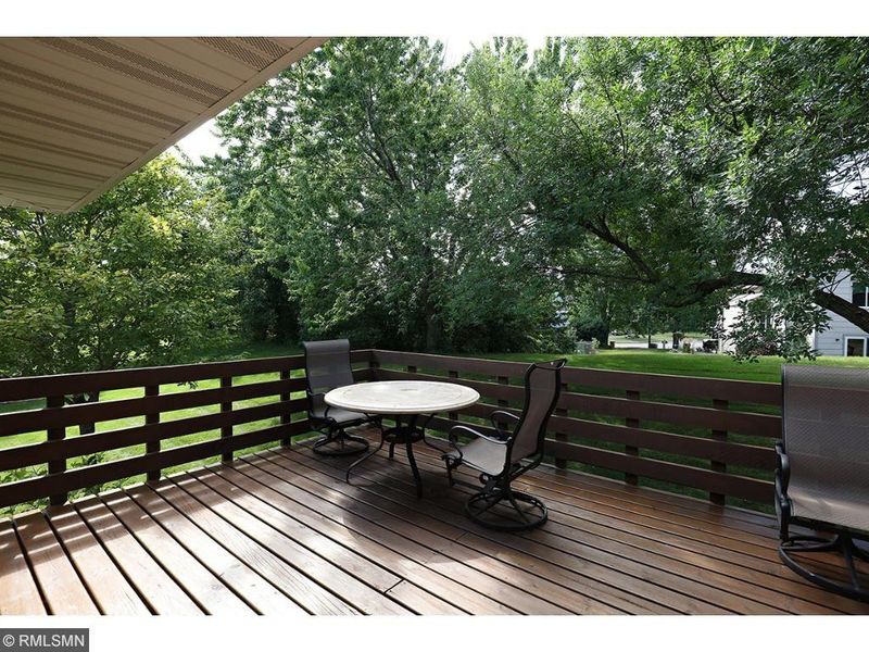 8503 W 97 1/2 St, Bloomington, MN 55438