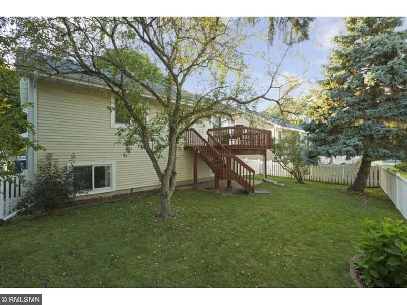 17640 Lorence Way, Eden Prairie, MN 55346