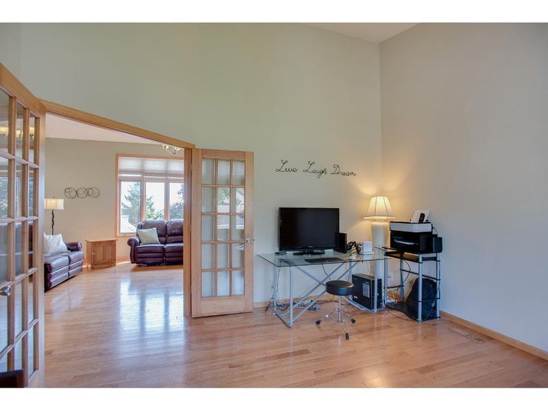 3463 Commonwealth Ave, Woodbury, MN 55125
