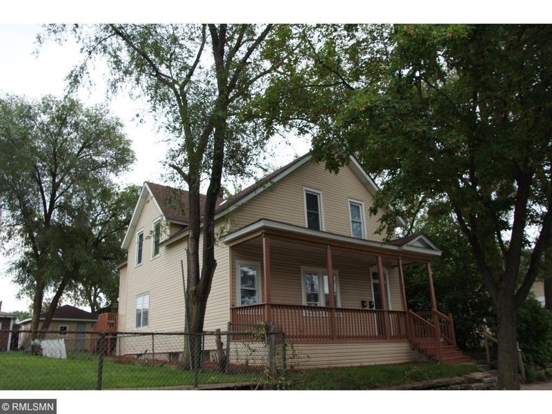 738 Burr St, Saint Paul, MN 55130