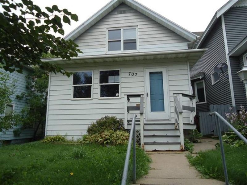 707 Cleveland St, Eveleth, MN 55734