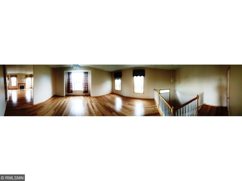 1678 Riverside Dr, Shakopee, MN 55379