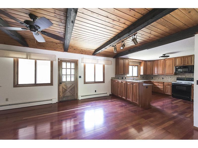 18915 Hanus Rd, Minnetonka, MN 55345