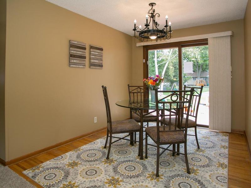 2085 Marble Ln, Eagan, MN 55122