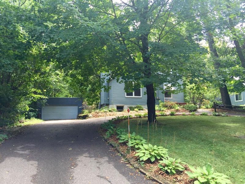697 N Glencoe Rd, Excelsior, MN 55331