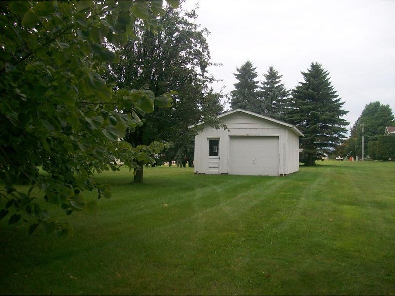1052 Getty St S, Sauk Centre, MN 56378