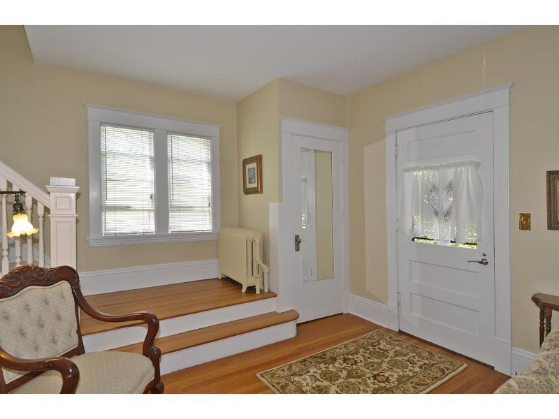 1884 Lincoln Ave, Saint Paul, MN 55105