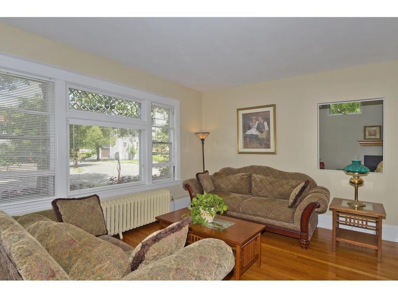1884 Lincoln Ave, Saint Paul, MN 55105