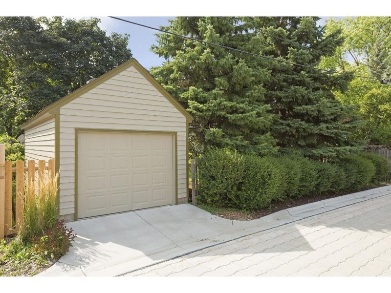 5005 Arden Ave, Edina, MN 55424