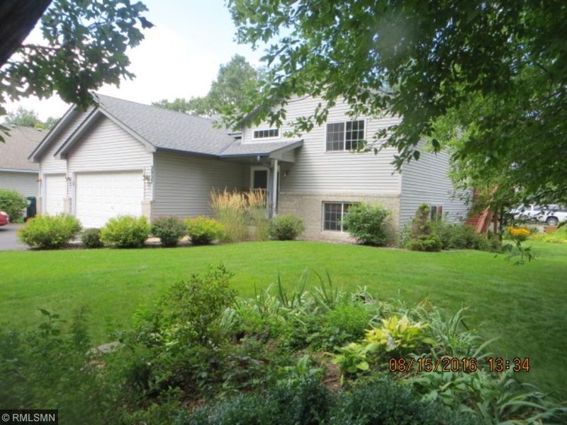 2927 94th Ave NE, Blaine, MN 55449