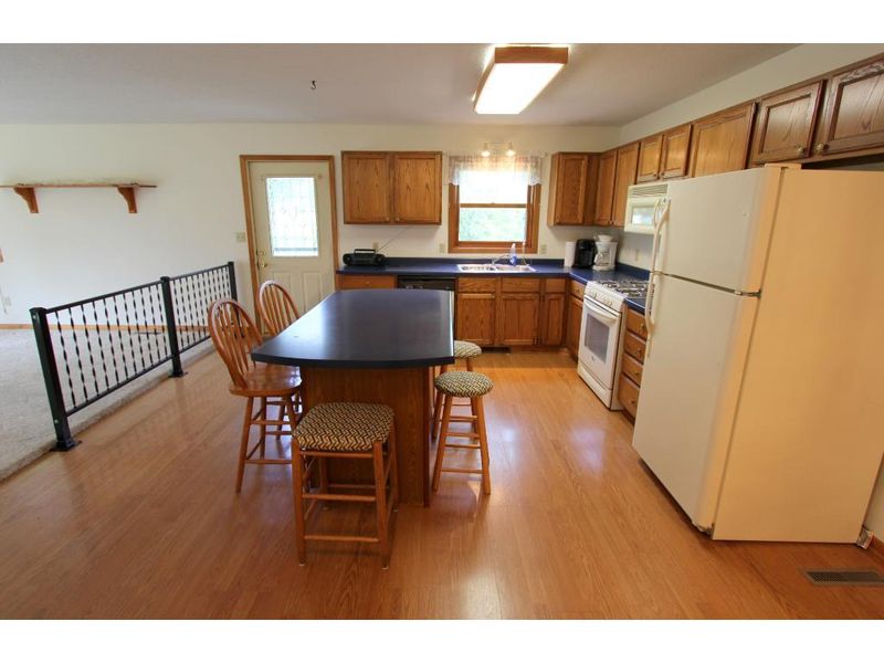 31024 Pine St, Pequot Lakes, MN 56472