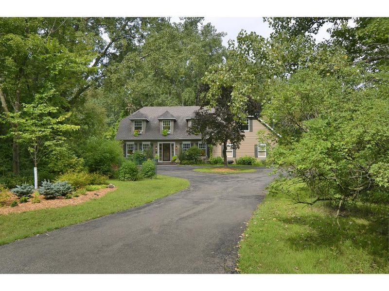 4 Salem Ln, Saint Paul, MN 55118