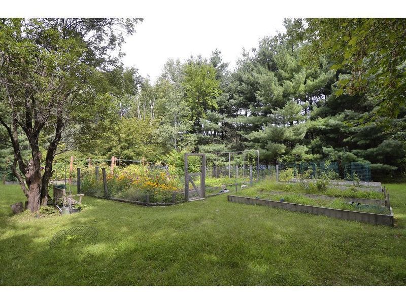4 Salem Ln, Saint Paul, MN 55118