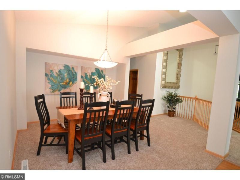 12849 Falcon Dr, Apple Valley, MN 55124