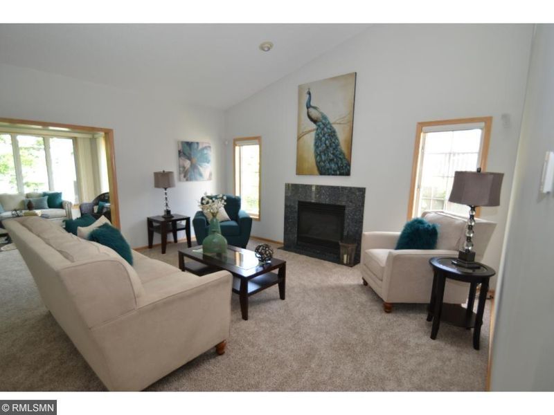 12849 Falcon Dr, Apple Valley, MN 55124