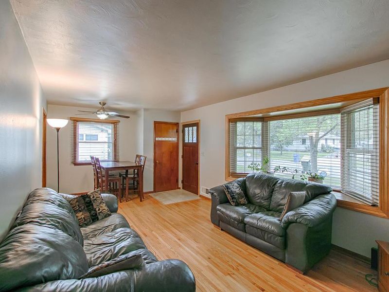 2074 Emerald Ln, Eagan, MN 55122