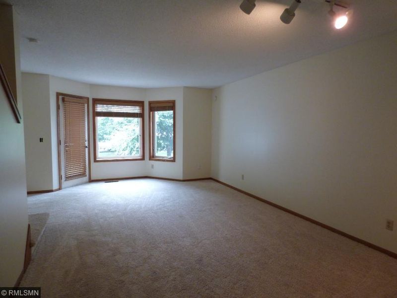 214 5th St NE, Minneapolis, MN 55413