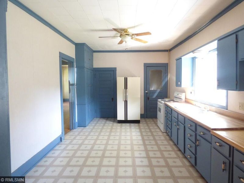 215 Pleasant St, Mankato, MN 56001